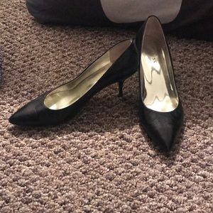 Guess Black Pumps